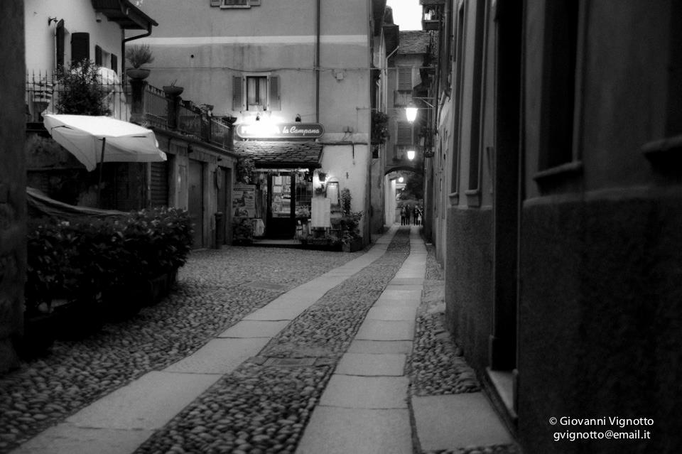 Entrance to Pizzeria 'La Campana' in Orta San Giulio - Photo with permission and courtesy of Giovanni Vignotto 2012